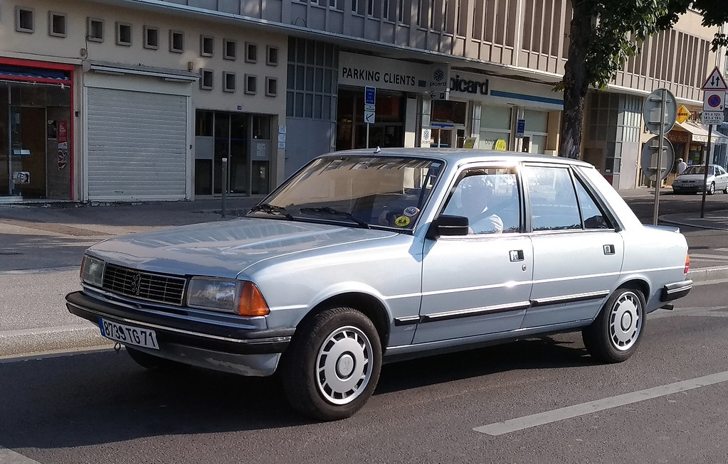 Peugeot 305 automatic