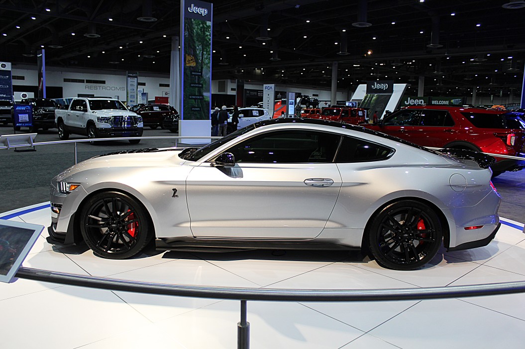 ford mustang sport